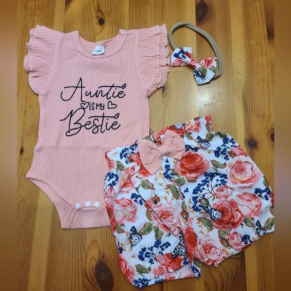 3 Pcs Baby Girls Onesie Cute "Auntie Is My Bestie " - Picture 1 of 1